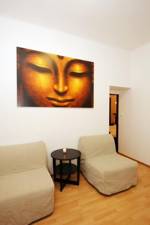 Apartments With 2 Bathrooms- 5 Minutes From Old Town - 102 M2 Prague Exterior photo