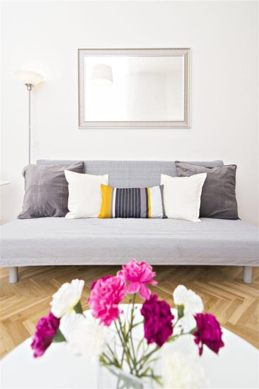 Apartments With 2 Bathrooms- 5 Minutes From Old Town - 102 M2 Prague Exterior photo