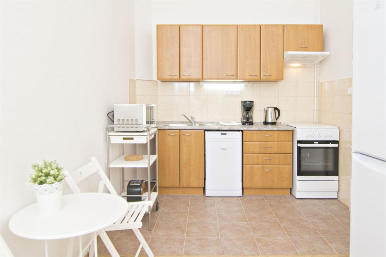 Apartments With 2 Bathrooms- 5 Minutes From Old Town - 102 M2 Prague Exterior photo