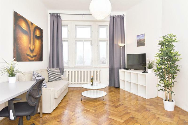 Apartments With 2 Bathrooms- 5 Minutes From Old Town - 102 M2 Prague Exterior photo