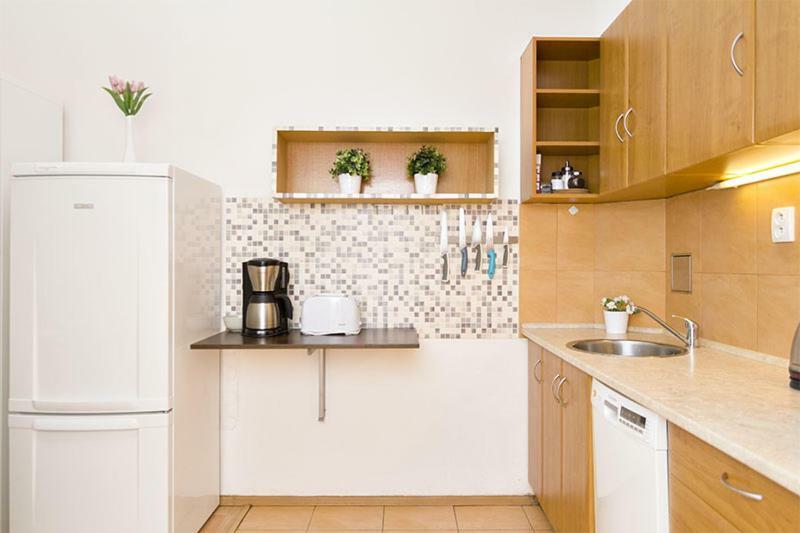 Apartments With 2 Bathrooms- 5 Minutes From Old Town - 102 M2 Prague Exterior photo